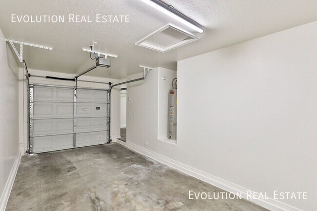 Building Photo - 4616 E Laurel Ct