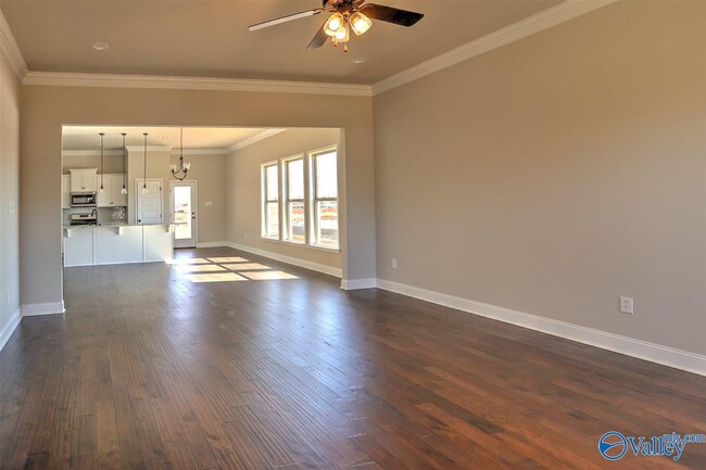 Building Photo - 12872 Juniors Dr