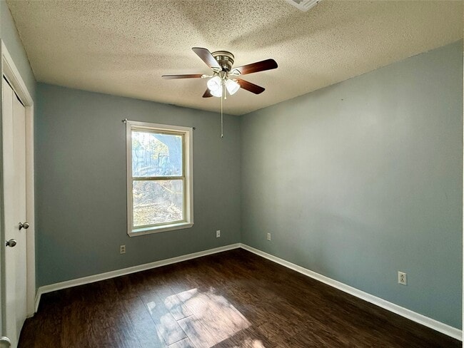 Building Photo - 1501 Stacey St