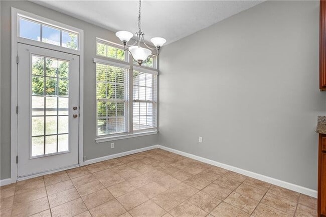 Building Photo - 302 Laurel court