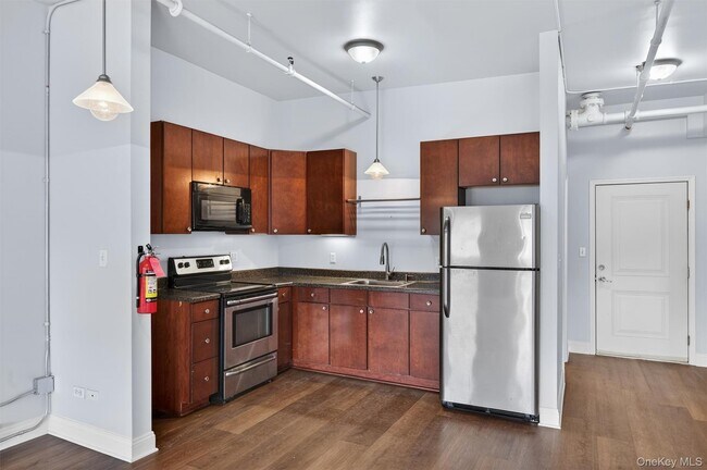 Building Photo - 23 W Main St