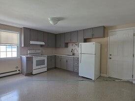 Building Photo - 19 Goodwin Pl