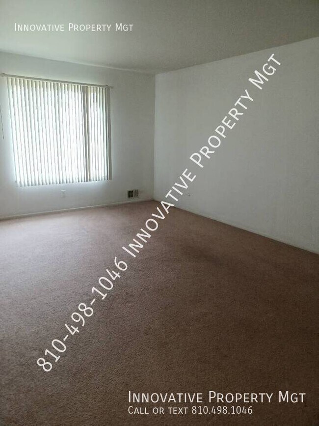 Building Photo - 6009 Holiday Gardens Dr