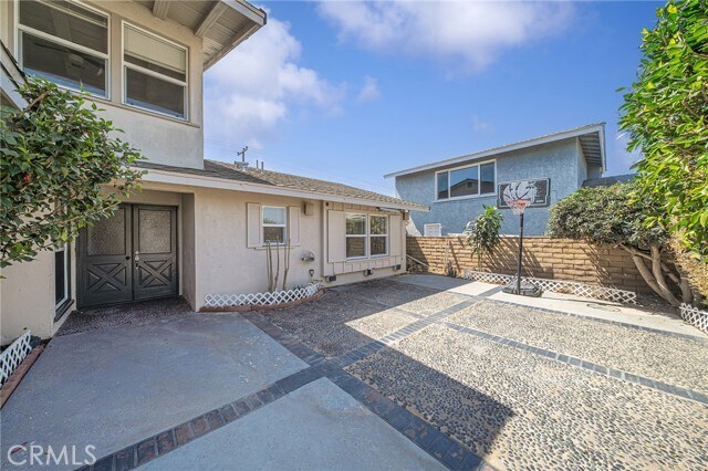 Building Photo - 9628 Mariposa Ave