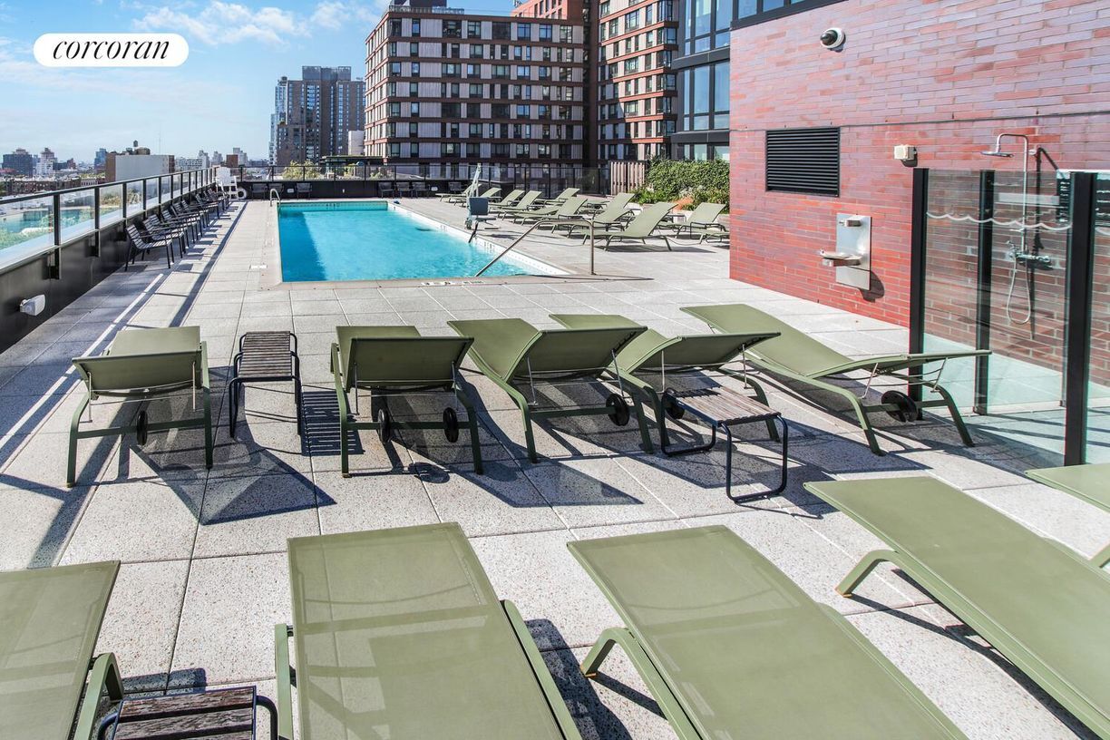 Building Photo - 595 Dean St