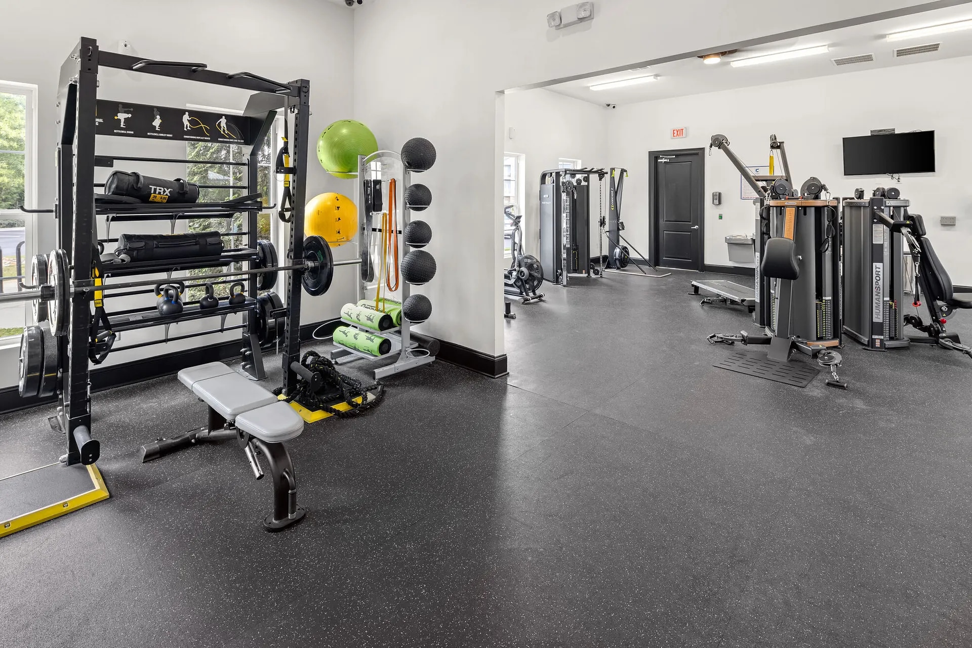 Building Photo - 9015 Kings Grant Dr