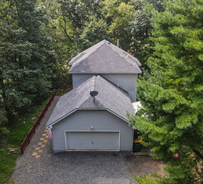 Building Photo - 5000 Reservoir Rd