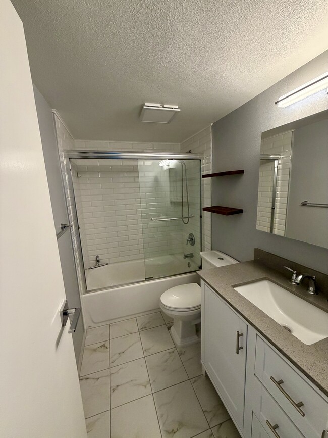 Building Photo - 22985 Marine View Dr S