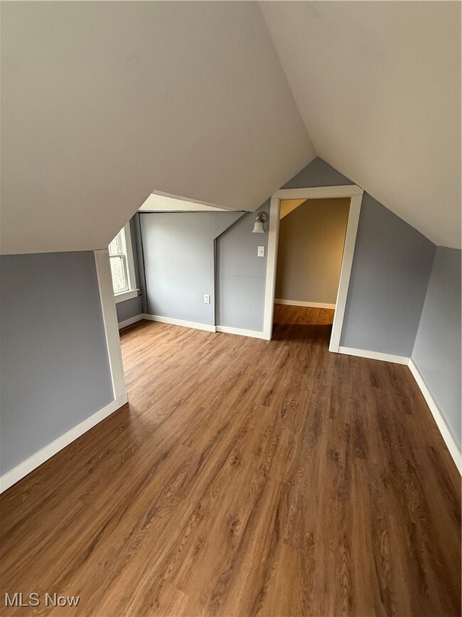 Building Photo - 714 Chester St