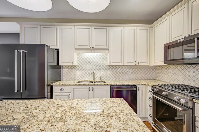 Building Photo - 112 Cottage Grove