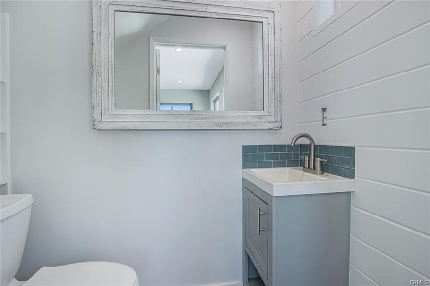 Building Photo - 3920 W 108th St