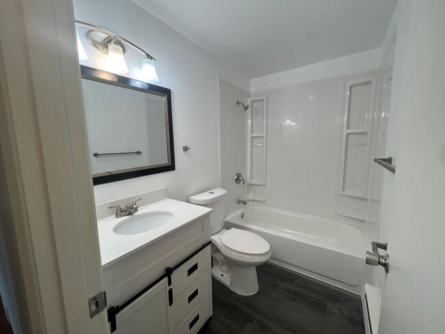 Building Photo - 3100 NE 16th St