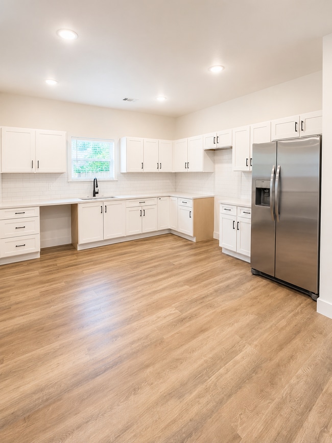Building Photo - Michael Cole Townhomes
