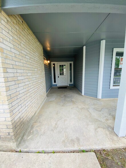 Building Photo - 7259 Elm Trail Dr