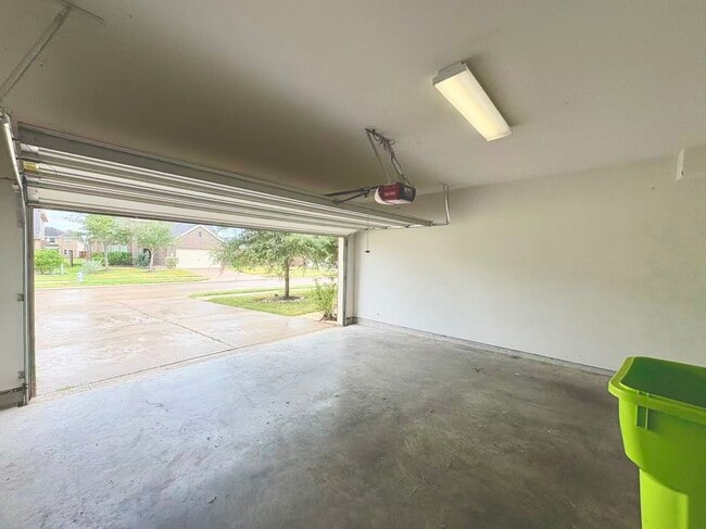 Building Photo - 3722 Pantano Ct