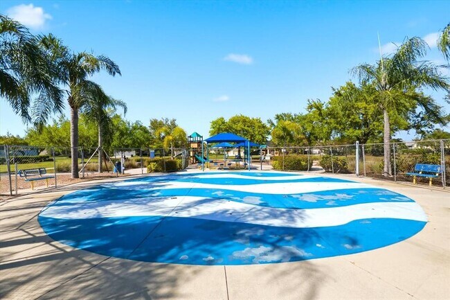 Building Photo - 4905 Boston Common Glen