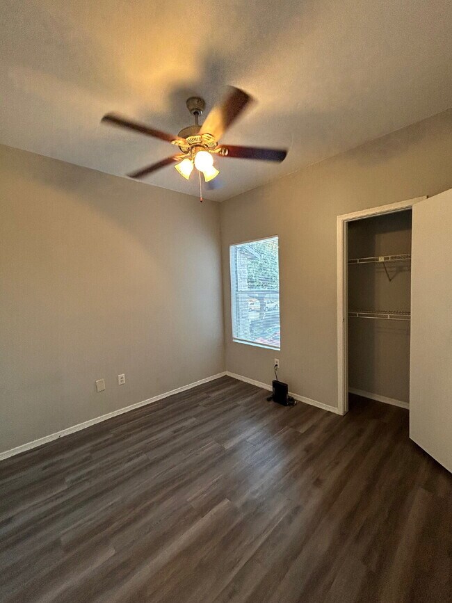 Building Photo - Updated 2 Bed/2 Bath North Austin Condo with Rare Greenbelt Views