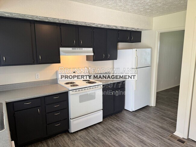 Building Photo - 1930 Lovell Rd