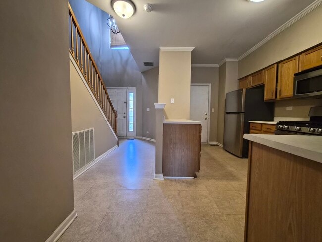 Building Photo - 1015 Woodview Ct