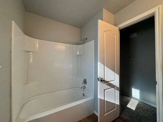 Building Photo - 3 Bedroom Home in Piedmont with ALL APPLIA...