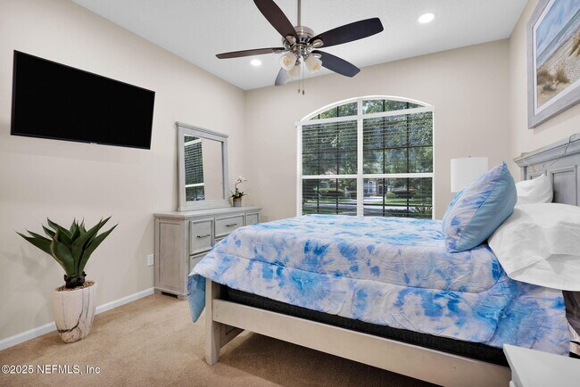 Building Photo - 526 Oakmont Dr