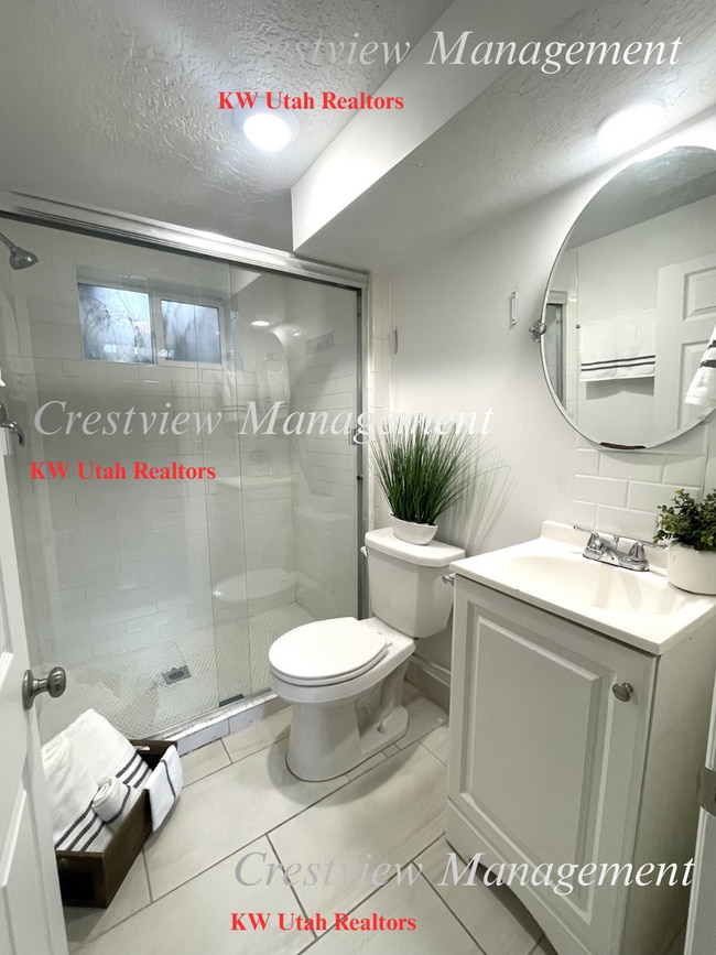 Building Photo - Martin Triplex