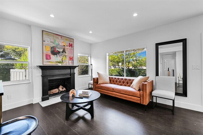 Building Photo - 150 NE 50th St