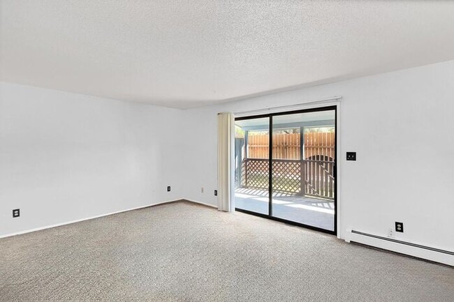 Building Photo - 2 Bedroom Condo near CMU