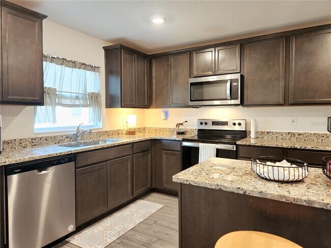 Building Photo - 1679 Wynford Cir