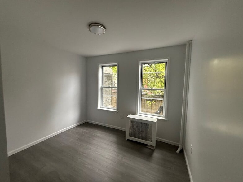 Building Photo - 25-45 44th Street, 2F