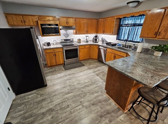 Building Photo - Gorgeous Corner lot Home for Rent!