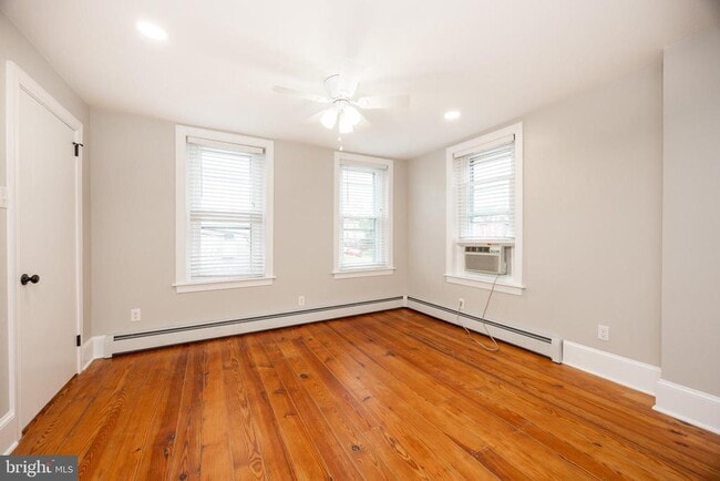 Building Photo - 147 2nd Ave