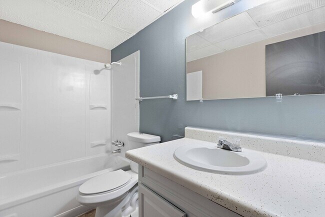 Building Photo - The Jefferson l Classic 2-Bedroom