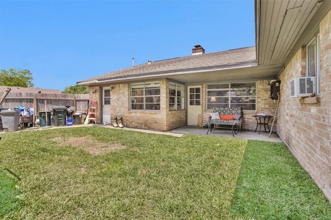 Building Photo - 4735 Lost Oak Dr