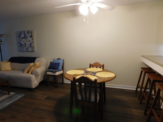 Building Photo - 1201 Harbourside Dr