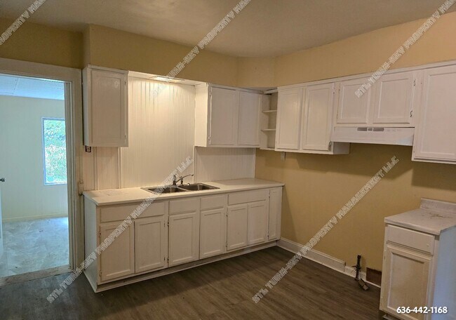Building Photo - 3340 Werder Dr