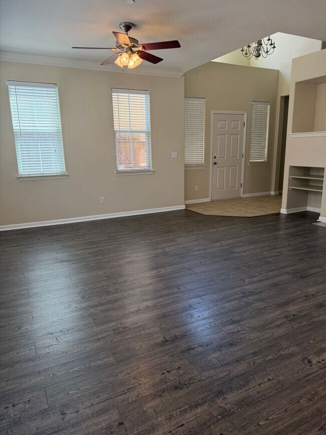 Building Photo - 3bd/2.5ba townhome in Shasta View Gardens