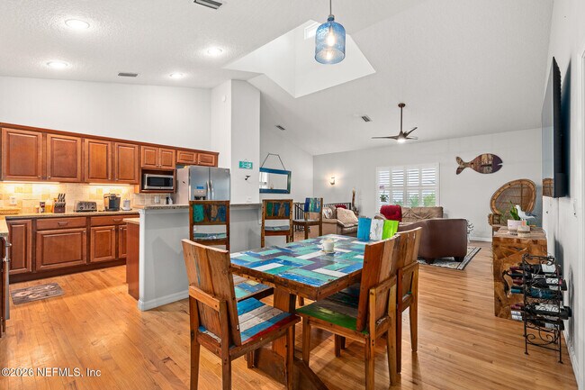 Building Photo - 1708 Castile St