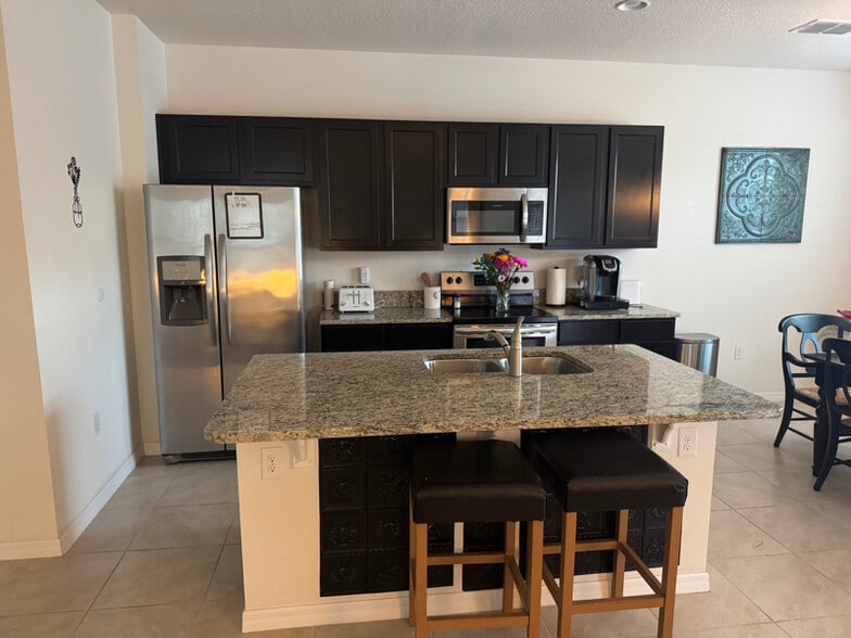 Building Photo - 1690 Coulter Ln