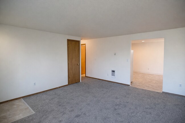 Building Photo - Well Maintained Single Level Home for Lease in Kelso