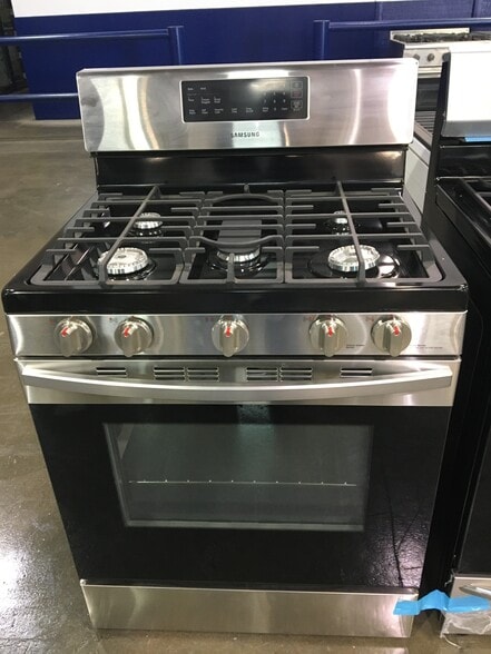 Building Photo - 8539 Saturn St