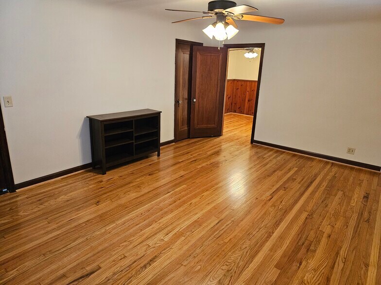 Building Photo - 111 Glenmary Ave