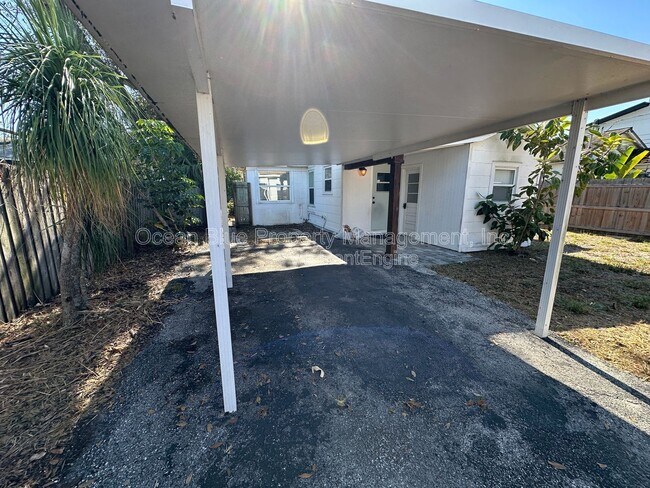 Building Photo - 4133 3rd Ave N