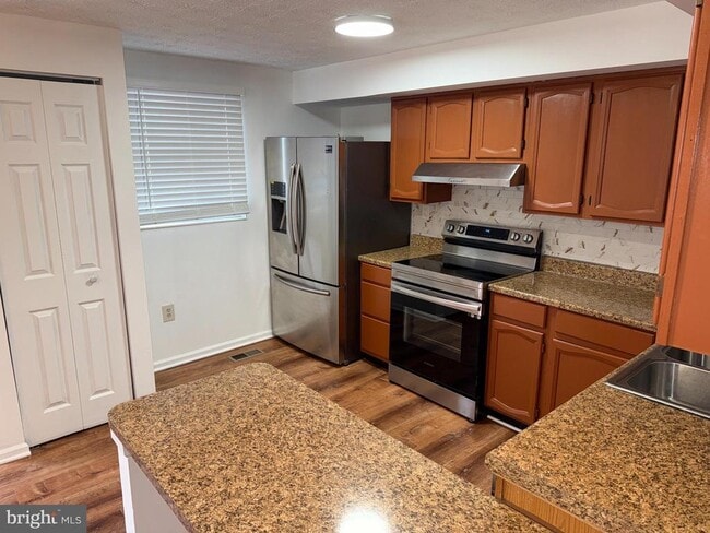 Building Photo - 9252 Pirates Cove