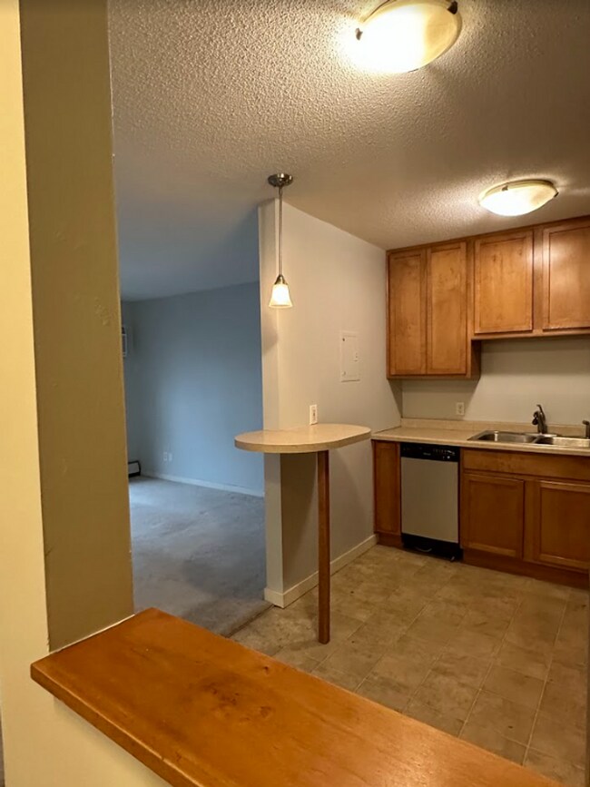 Building Photo - 3729 Snelling Ave