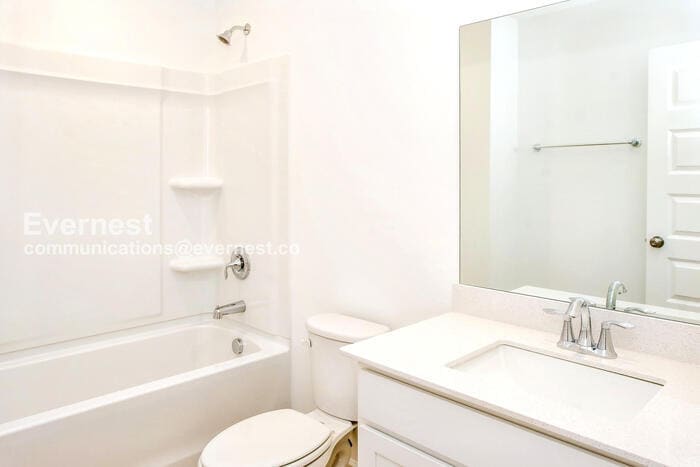 Building Photo - 118 Labrador Ln