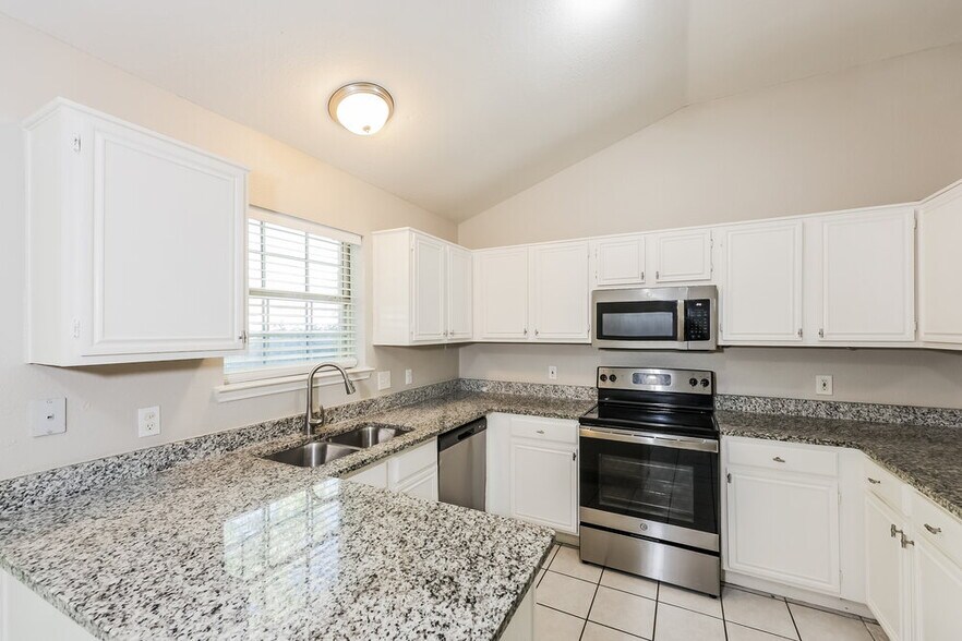 Building Photo - 512 Blue Haze Dr