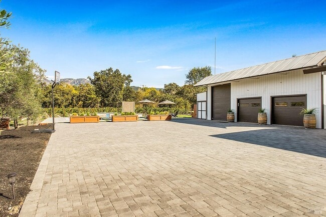 Building Photo - 3002 Foothill Blvd