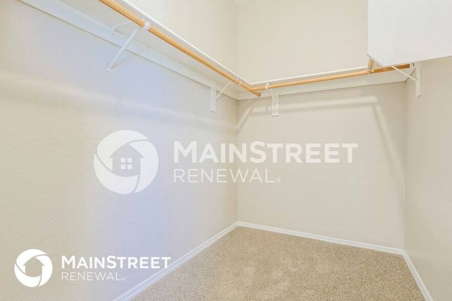 Building Photo - 6606 S 10th Dr