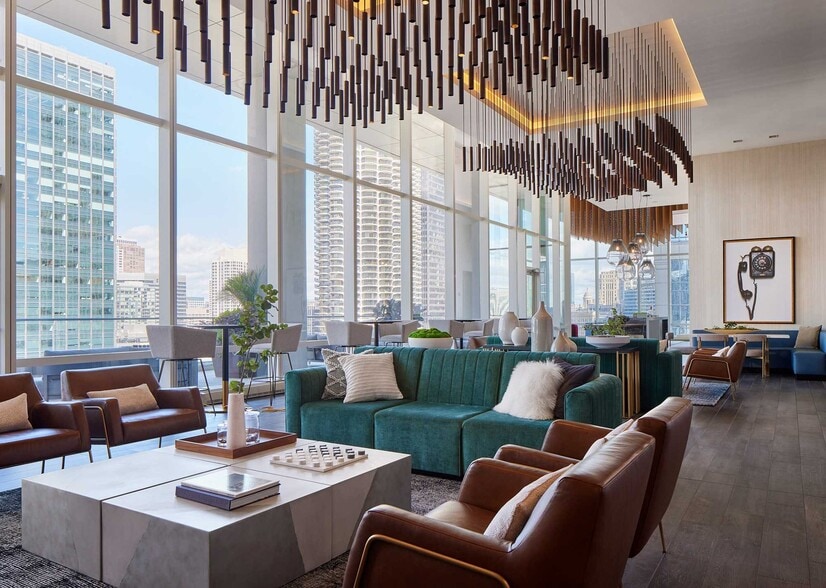 Building Photo - 101 W Wacker Dr